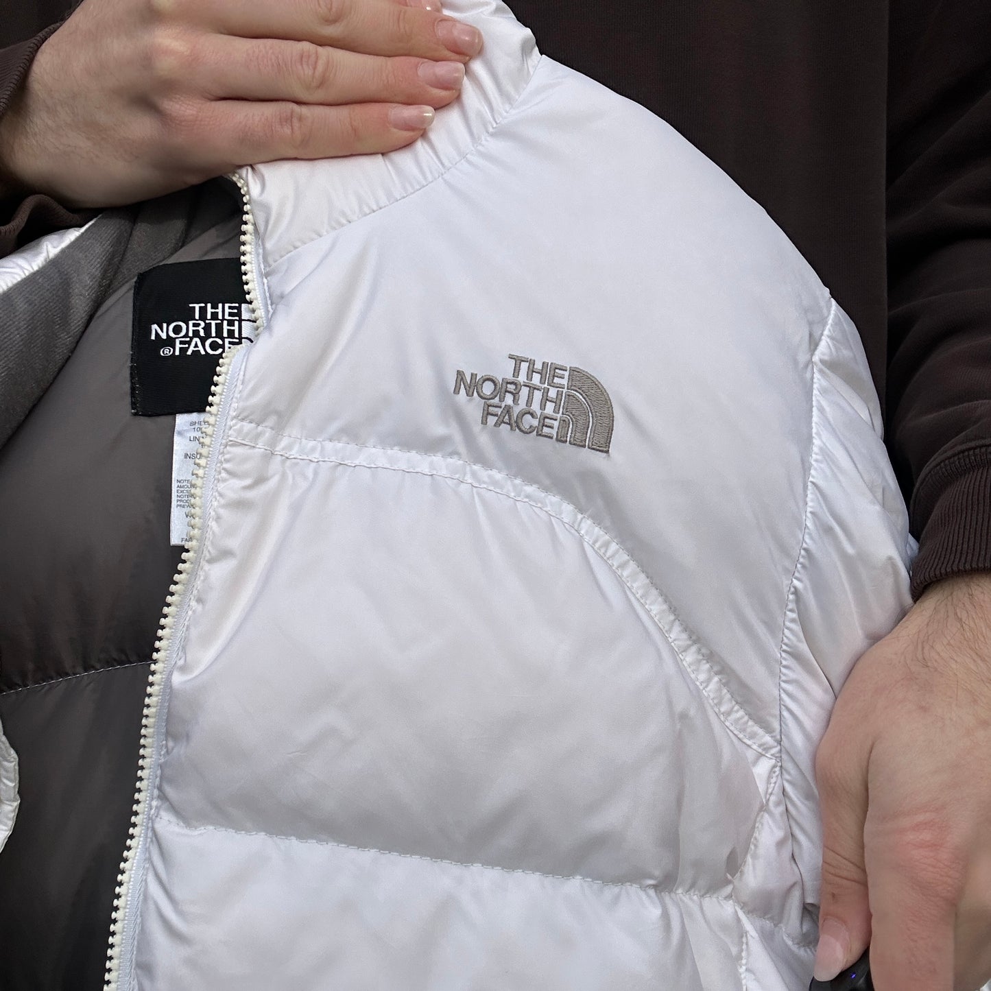 Vintage 2000's White North Face Puffer Jacket - L(W)