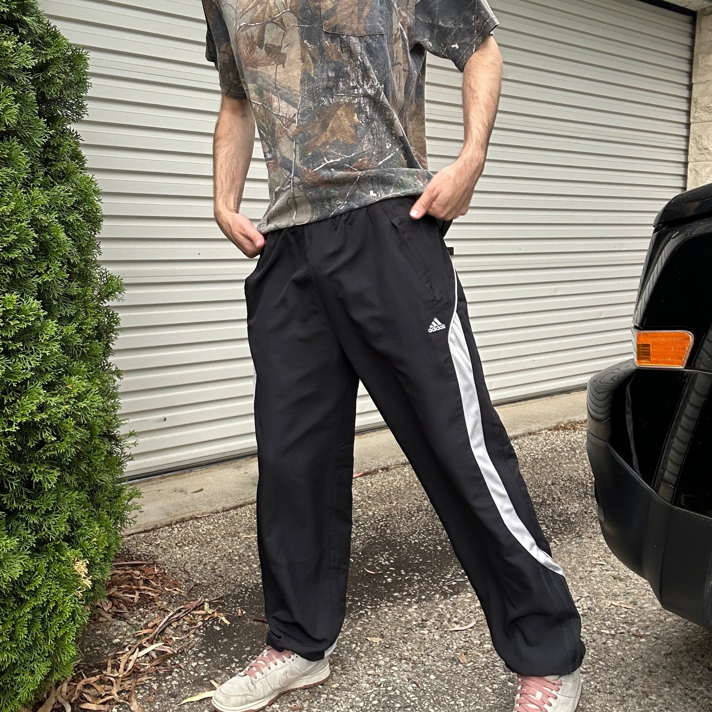 Vintage Black Adidas Trackpants - M