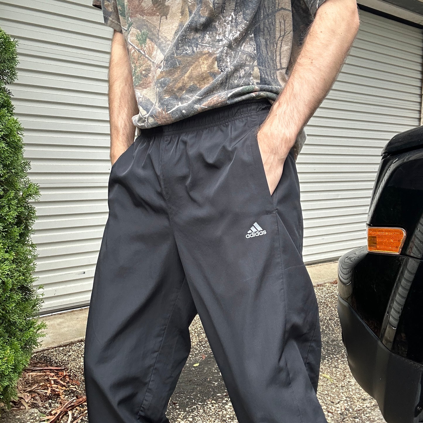 2000's Black Adidas Trackpants - L