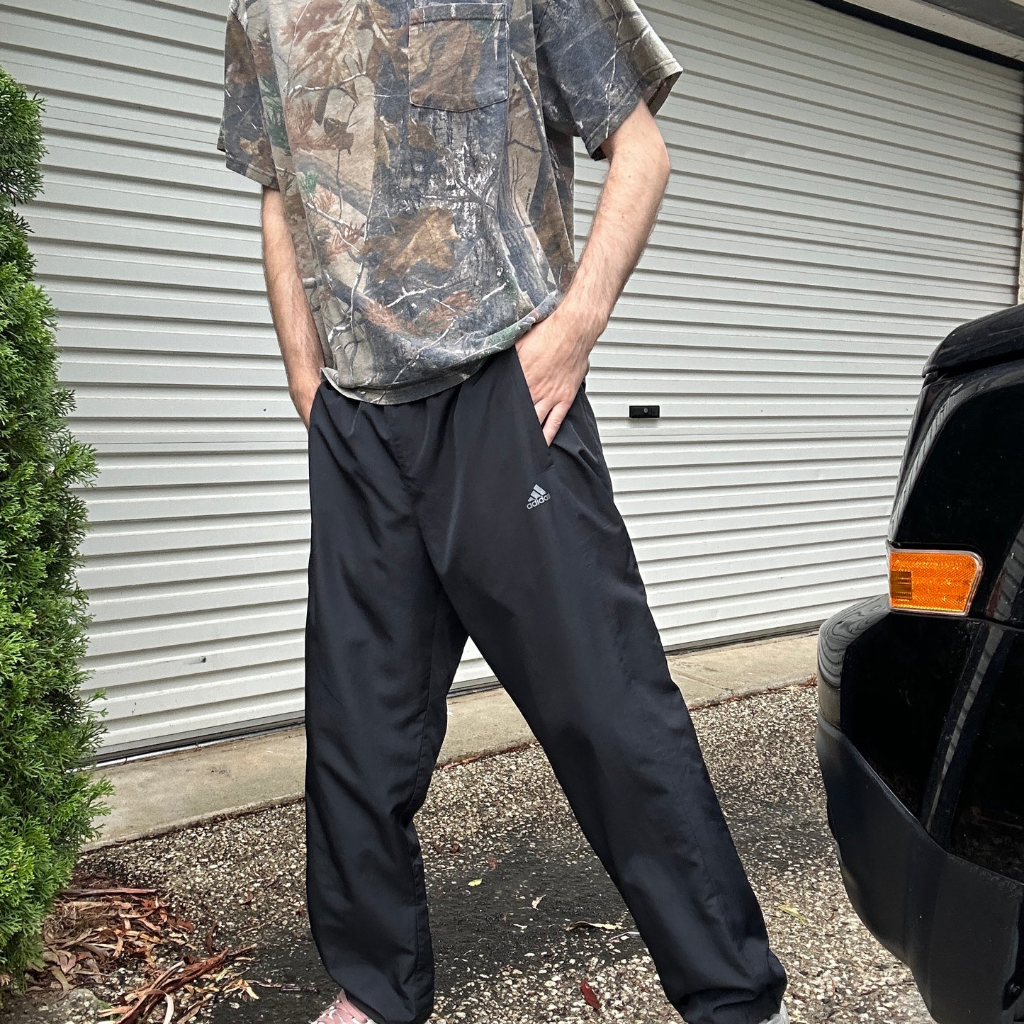 2000's Black Adidas Trackpants - L