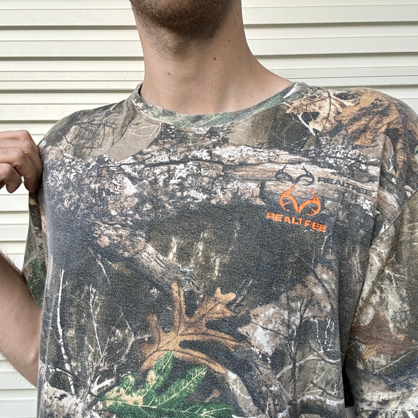 Vintage Realtree Camo Tee - L
