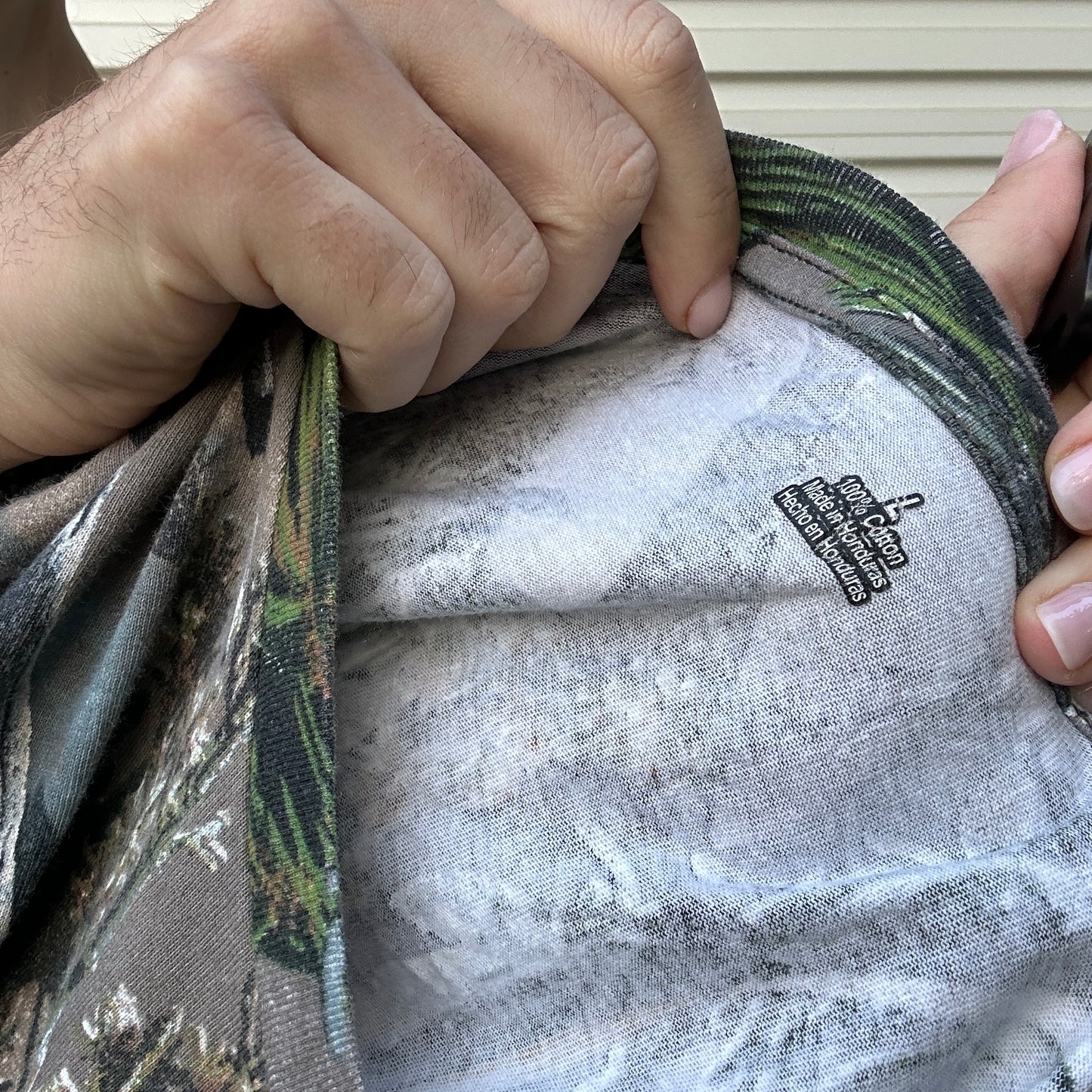 Vintage Realtree Camo Tee - L