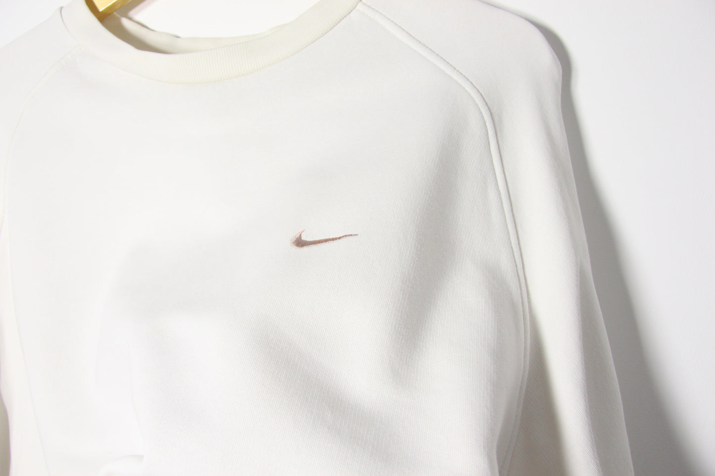 Vintage Creamy White Nike Basic Sweatshirt - L