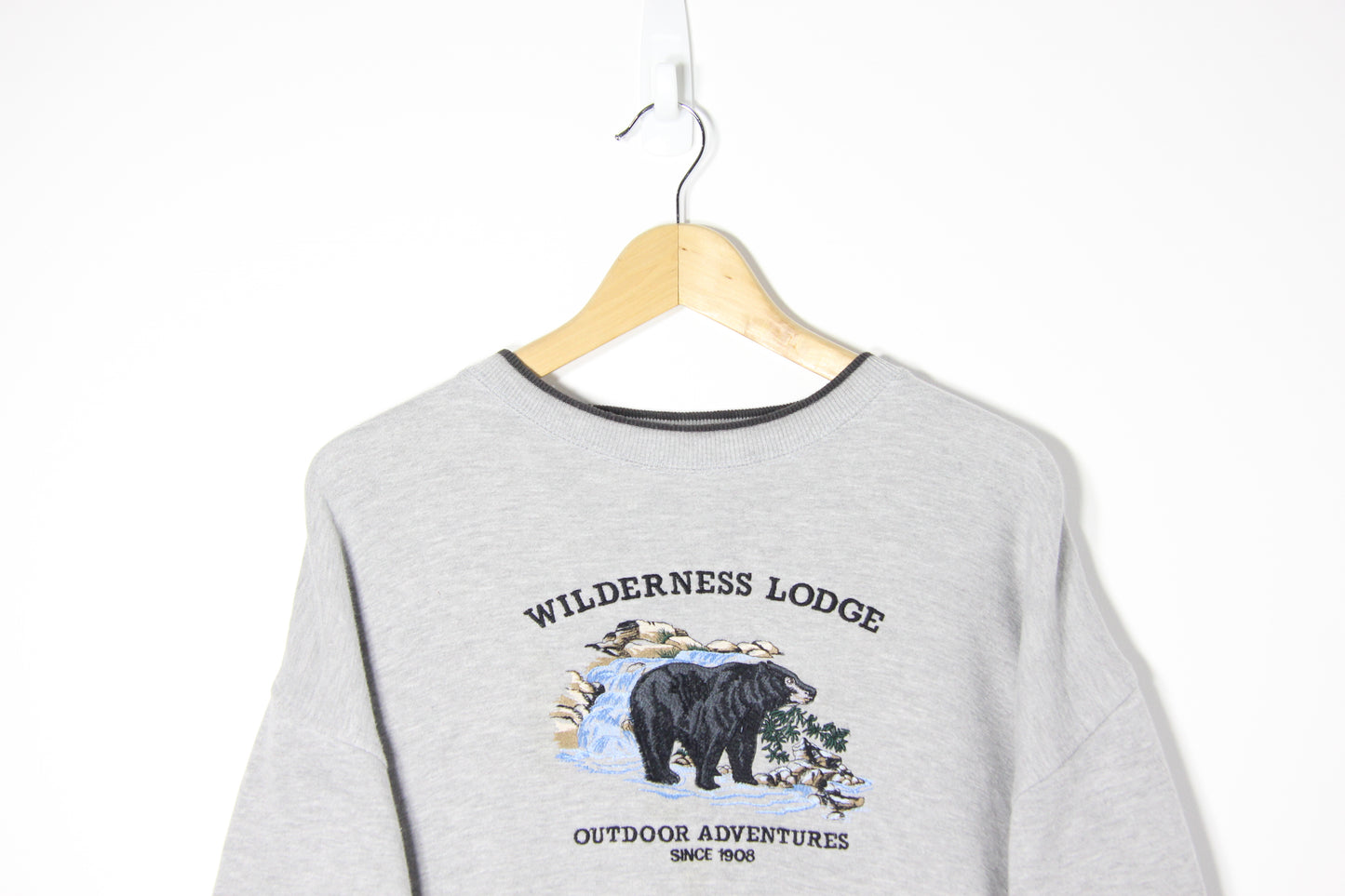 Vintage Wilderness Lodge Embroidered Sweatshirt - L