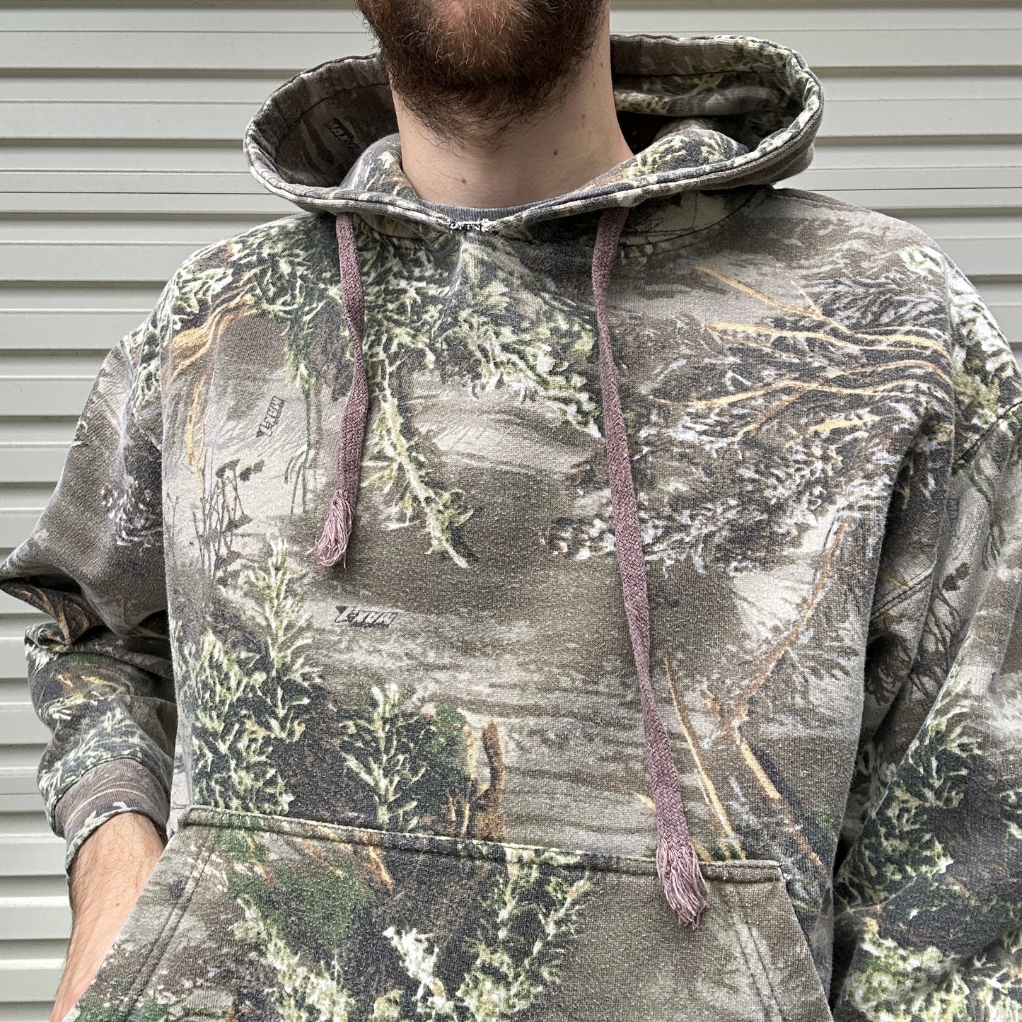 Vintage Realtree Cropped Camo Hoodie - L