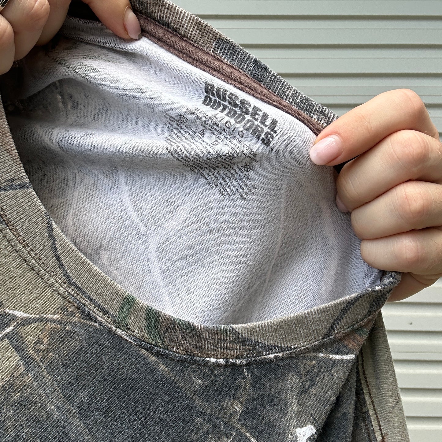 Vintage Realtree Camo Tee - L
