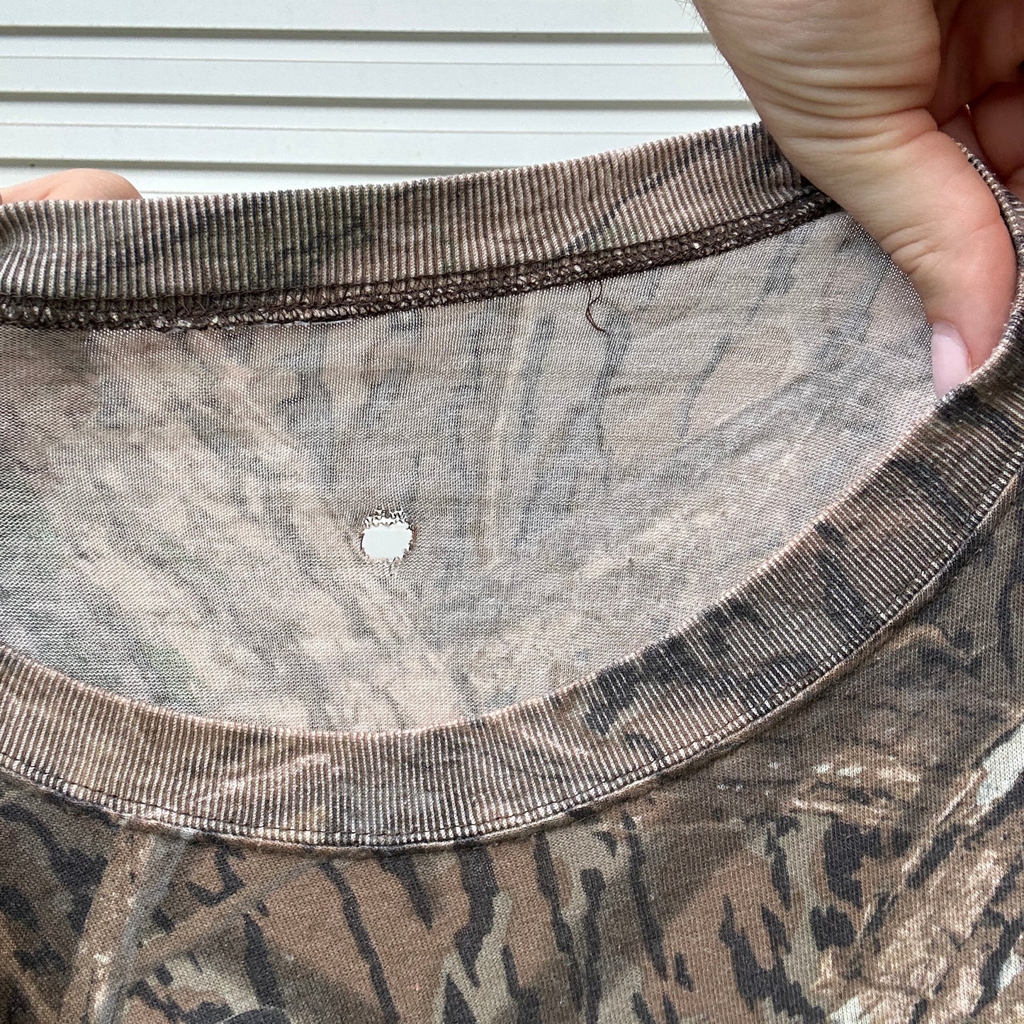 Vintage Realtree Camo Tee - L