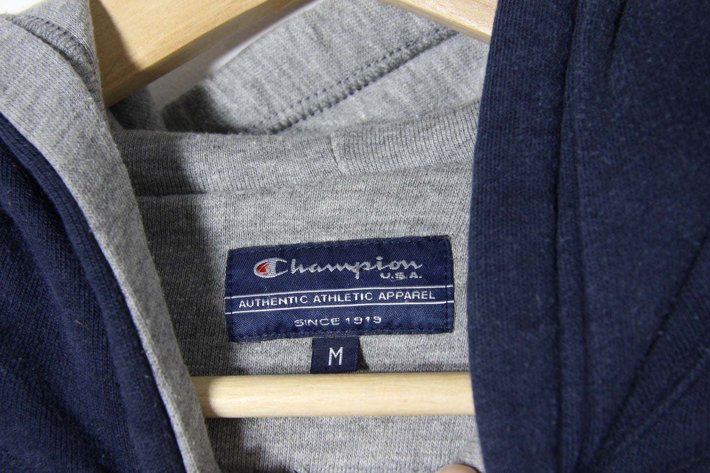 2000's Champion Hooded Jumper - M