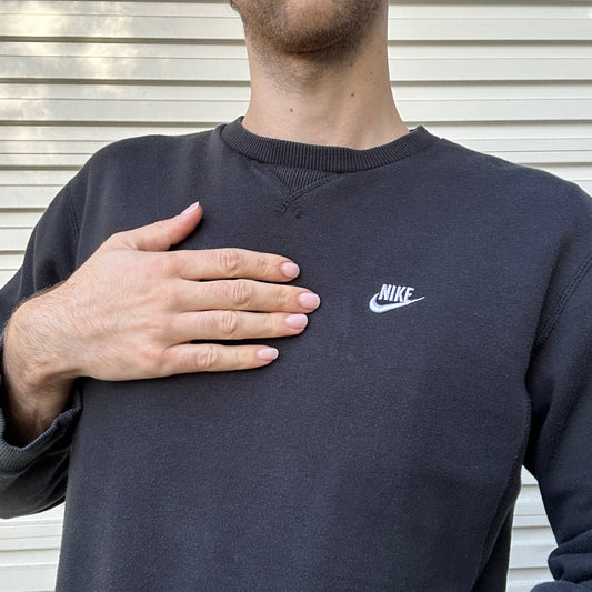 Vintage Nike Basic Sweatshirt - S