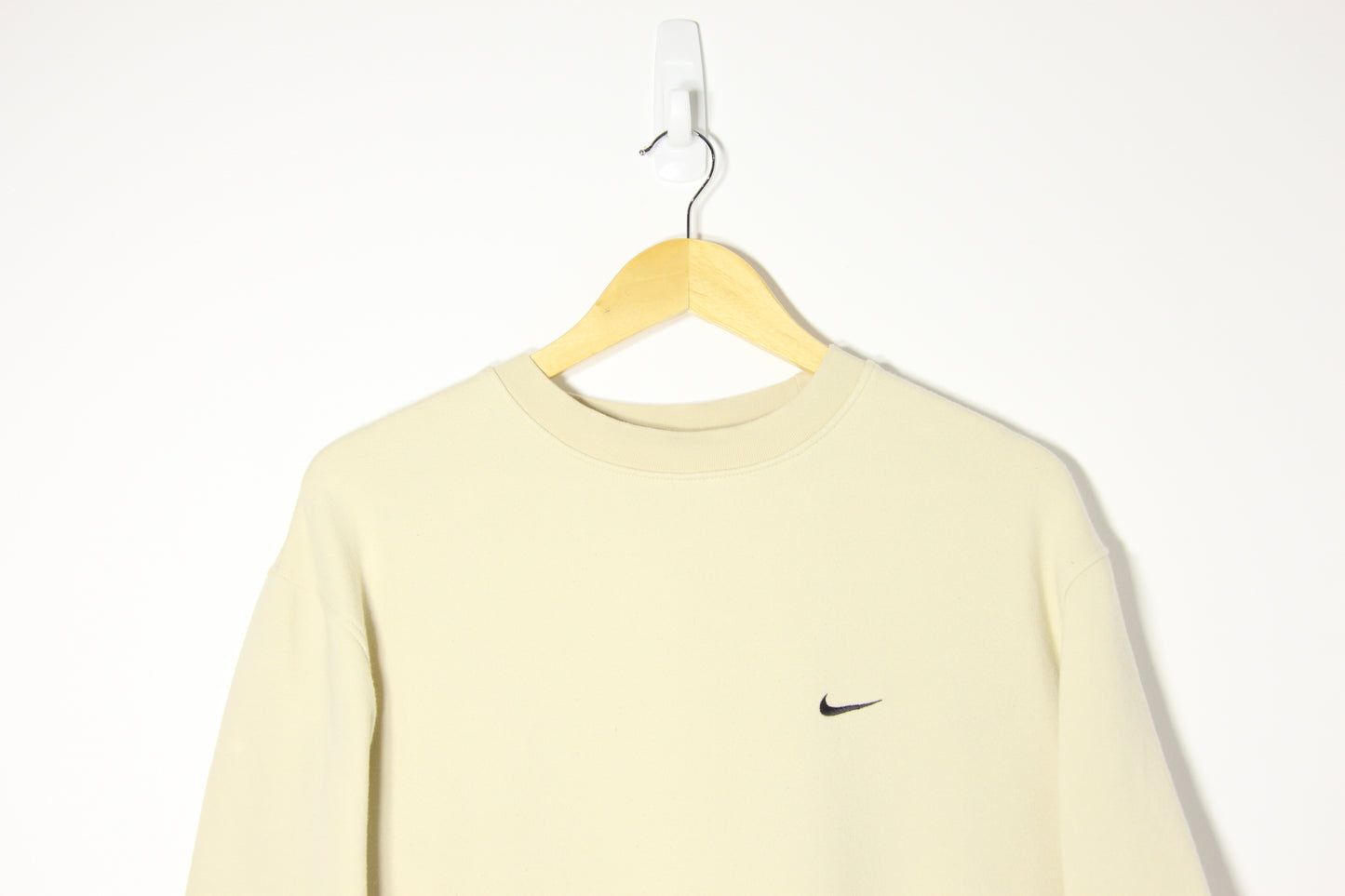 Vintage Early 2000's Nike Basic Sweatshirt - M