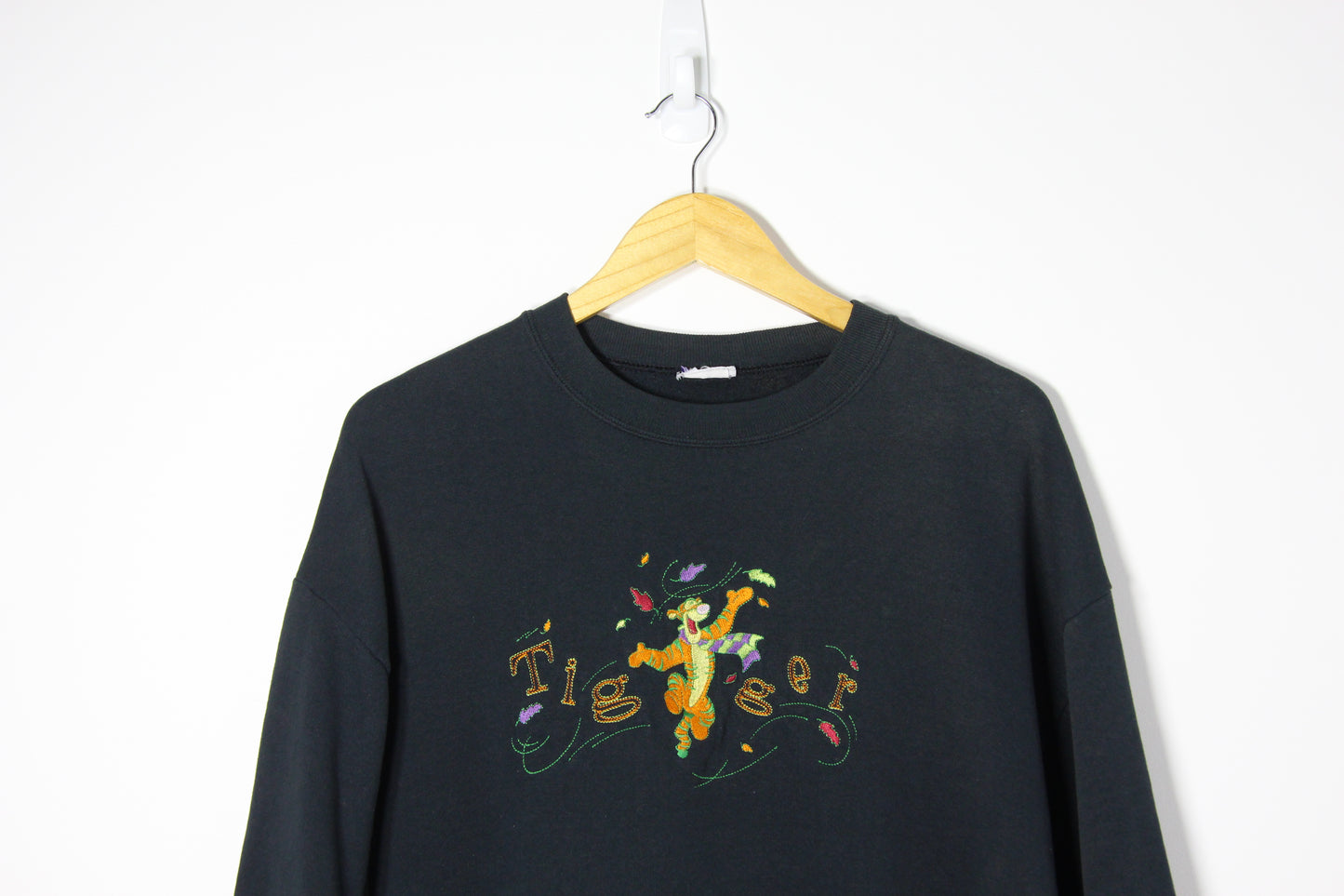 Vintage Tigger Embroidery Sweatshirt - L