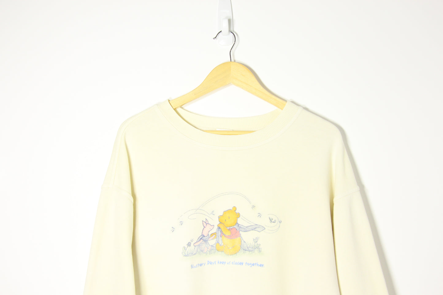 1990's Winnie The Pooh Graphic Sweatshirt - M/L