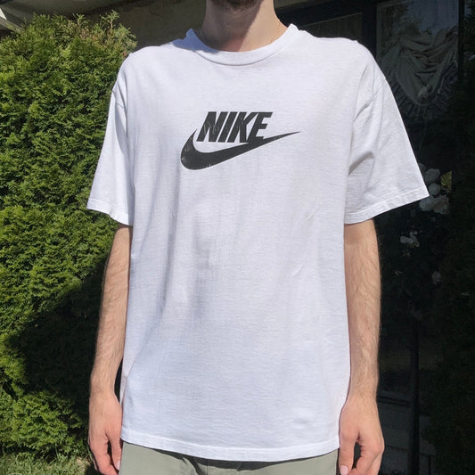 Vintage Nike Minimal Graphic Tee - L