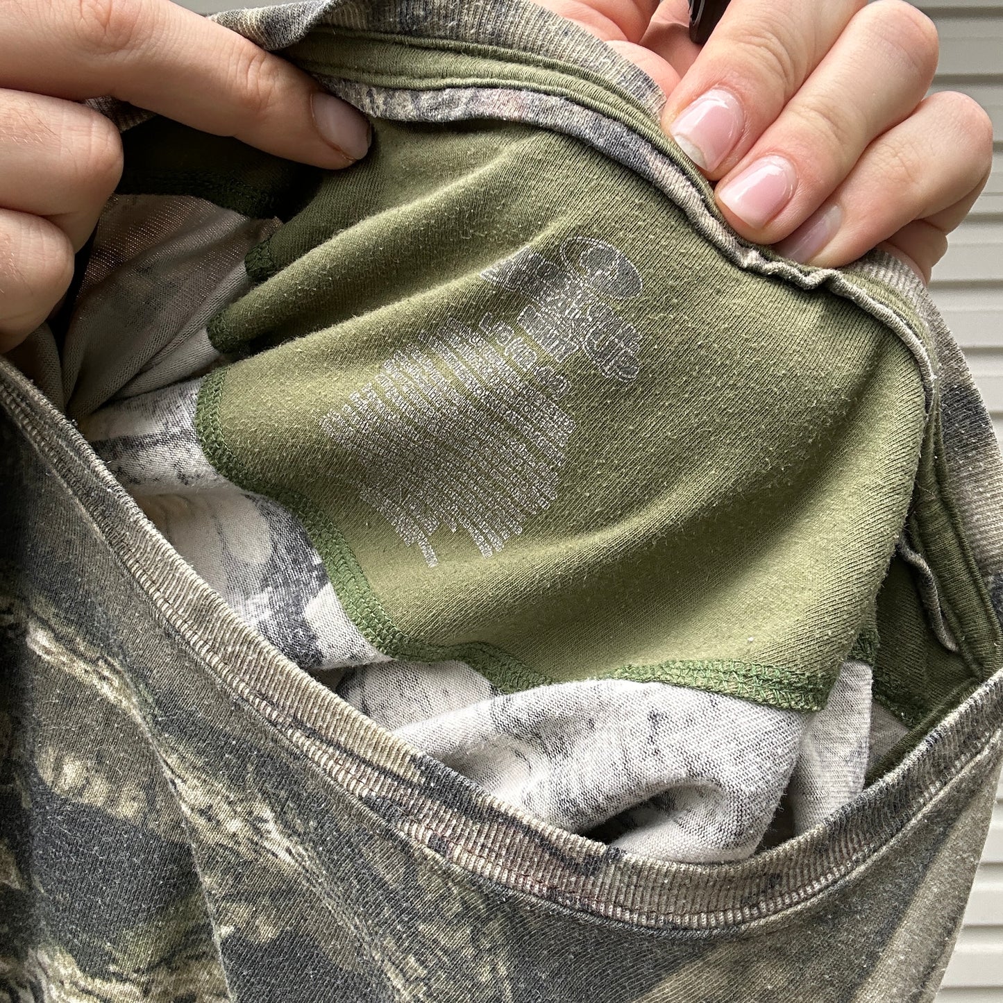 Vintage Realtree Camo Pocket Tee - L