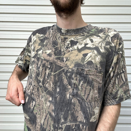 Vintage Realtree Camo Tee - L