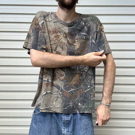 Vintage Realtree Camo Tee - L
