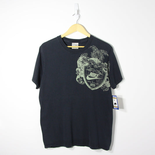 2000's Nike Graphic Tee - M/L